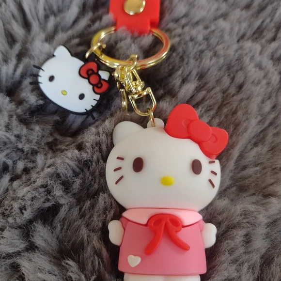 Hello Kitty KeyChain. - Picture 3 of 4